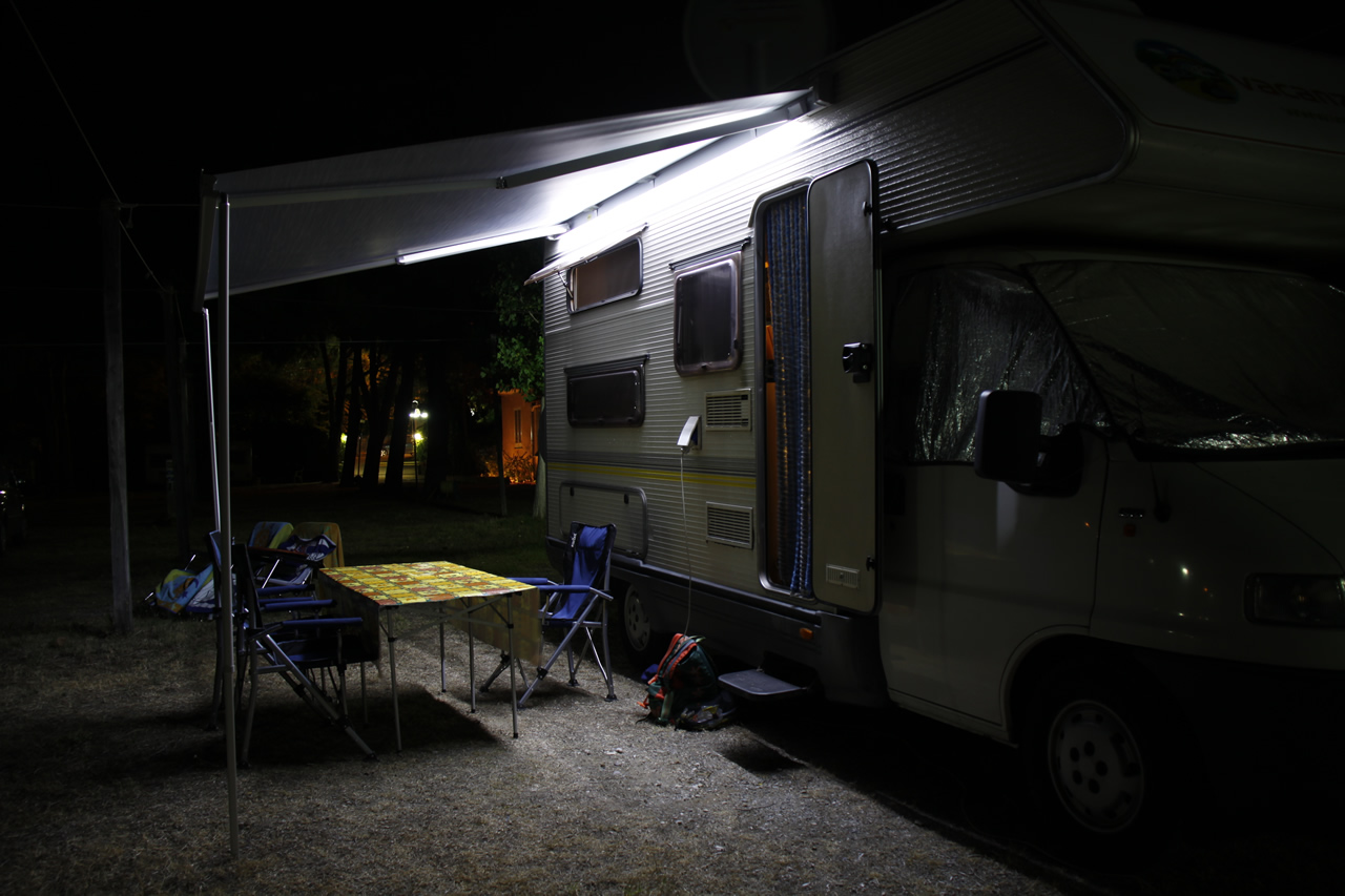 Plafoniere Interne Per Camper : Strisce led pagina i forum di camperonline