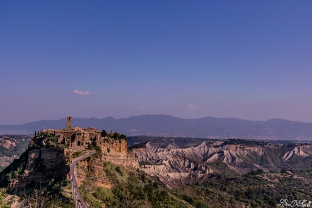Civita e i calanchi dal Belvedere 1