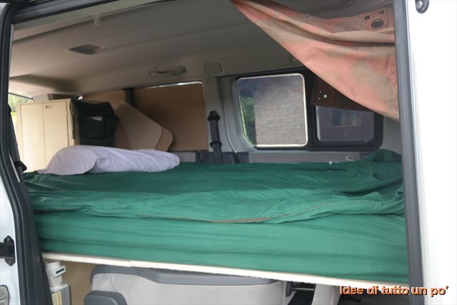 attrezzatura allestimento tenda letto emergenza