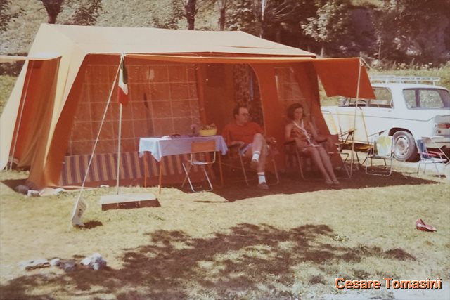 1972 Tenda a casetta