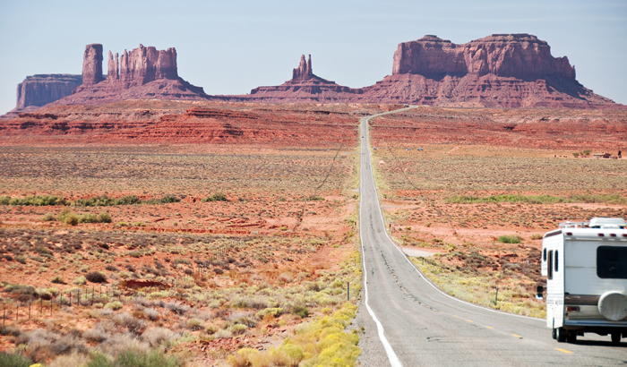 Monument Valley camper 700 web