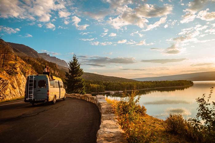 camper tramonto lago 700 web