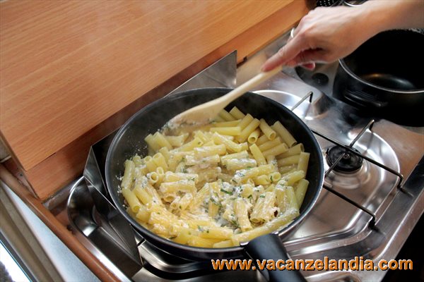 primi piatti elicoidali ricotta basilico pinoli 7