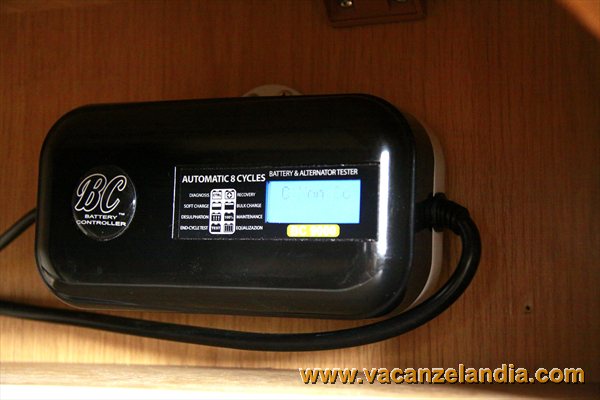 14_installazione_caricabatterie_elettronico_camper
