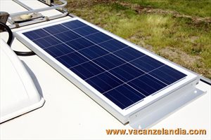 installazione  modulo fotovoltaico camper 25