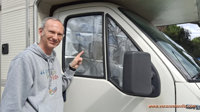 oscuranti interni vetri cabina camper fai da te 11
