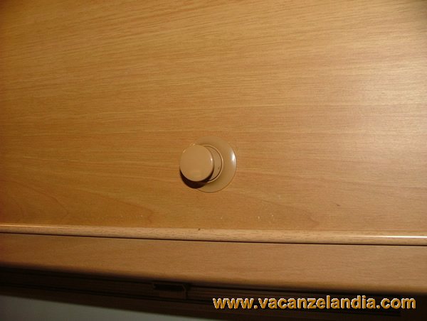 riparazione_serratura_sportello_pensile_12