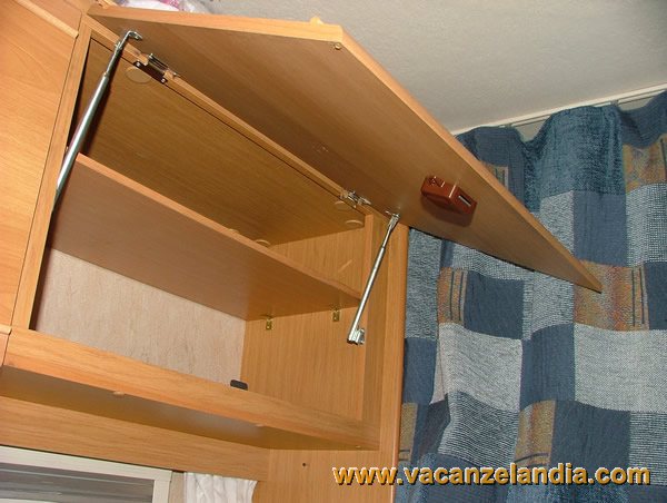 riparazione_serratura_sportello_pensile_2
