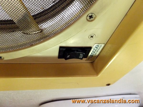 sostituzione_interruttore_oblo_ventola_camper_09