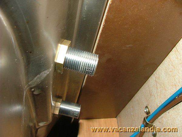 sostituzione_rubinetto_lavello_cucina_12