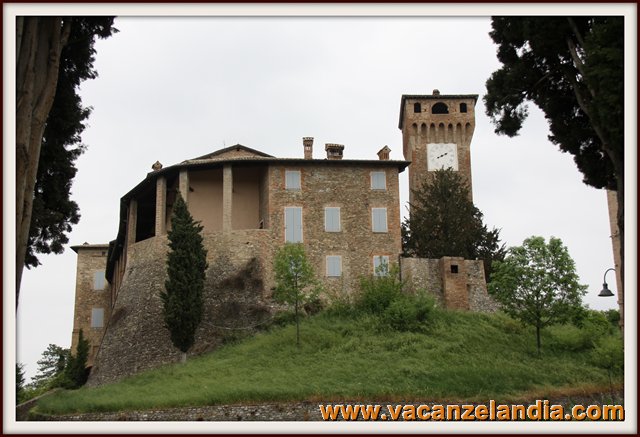 castello levizzano scorcio