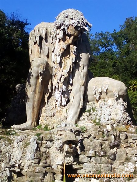 04bis   Toscana   Parco mediceo di Pratolino   colosso Appennino   dettaglio