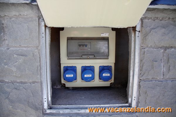 area_attrezzata_sosta_camper_val_di_luce_abetone
