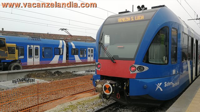 treno blu venezia
