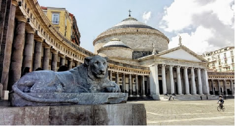 napoli piazza plebiscito