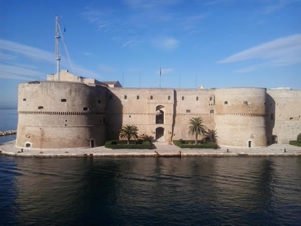 taranto castello