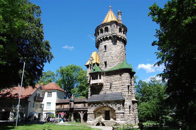 01 Mutterturm torre alta 30 m. costruita dal pittore Hubert von Herkomer per sua madre ora museo