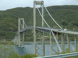 Ponte Tjeldsund per isole Lofoten