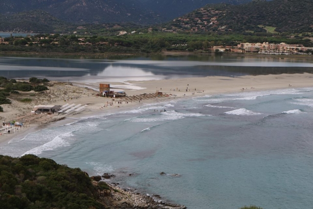 Spiaggia di Porto Giunco Stagno di Notteri e marina di Villasimius