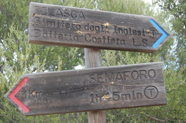 Trekking per Capo Figari seguo il sentiero rosso