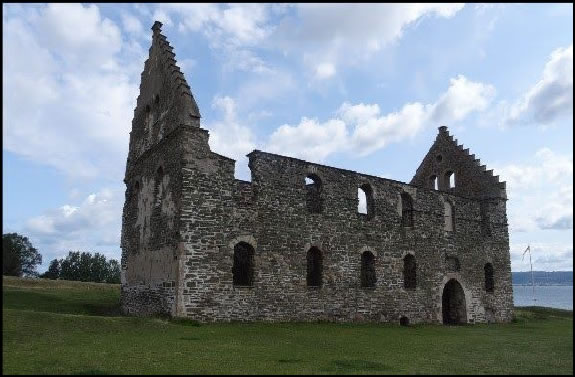 Visingsborg castle ruins j