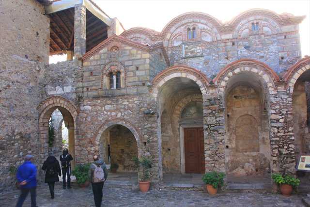 chiesa Hagios Demetrios Mitropolis scorcio