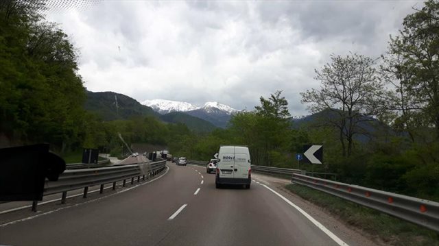 viaggio ritorno montagne innevate