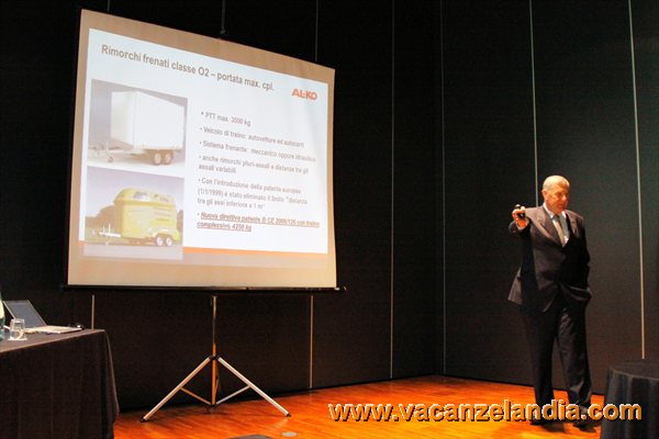alko_nuova_direttiva_patente_B_CE_2006_126_traino_peso_complessivo_4250_kg_1