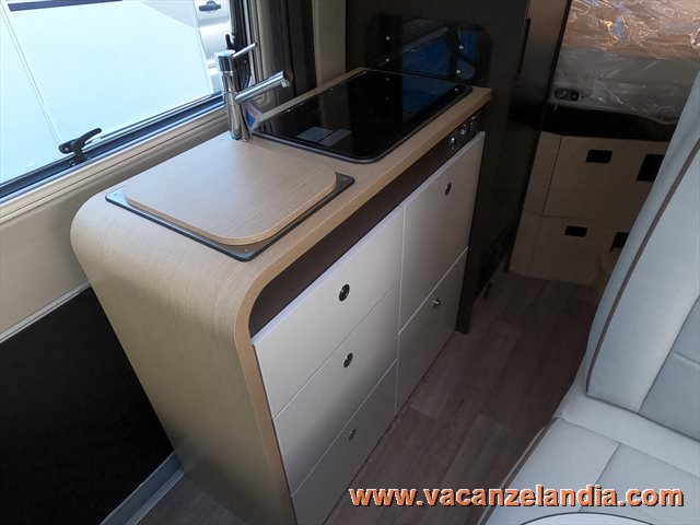 01 autostar camper van furgonato v630g cucina 01