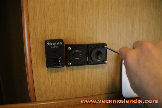 installazione rivelatori gas camper caravan gpl narcorizzanti monossido carbonio 08