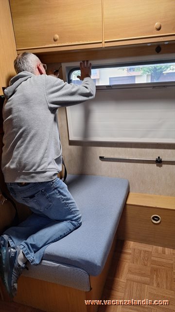 sostituzione oscurante zanzariera camper duplo 31