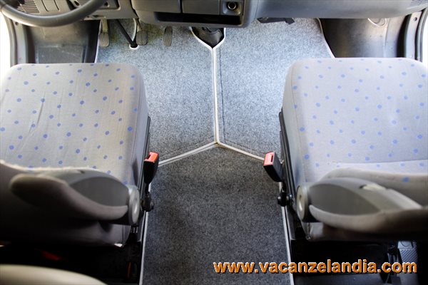 larcos_moquette_pedane_cabina_camper_02