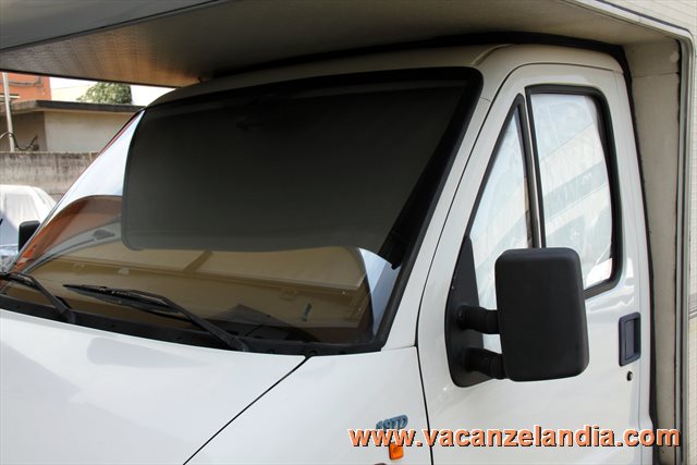 Z16921 OSCURANTE A RULLO PER CAMPER O ROULOTTE GRIGIO CHIARO 160X65 CM CAS 