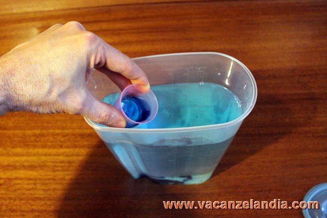 Vacanzelandia - Provati per VOI - Test disgreganti Aqua Kem liquido e  concentrato per WC camper - Thetford