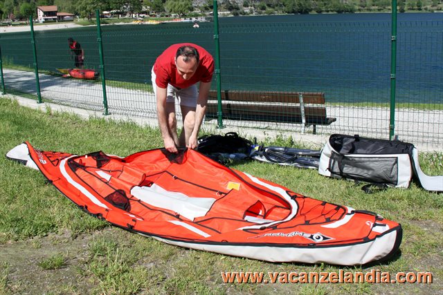 montaggio kayak gonfiabile 02