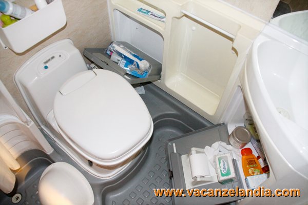 danni_intrusione_furto_camper_rimessaggio_7