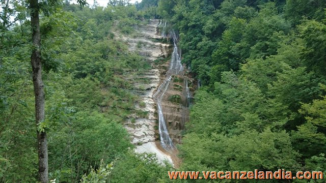 18   anello Acquacheta   le cascate