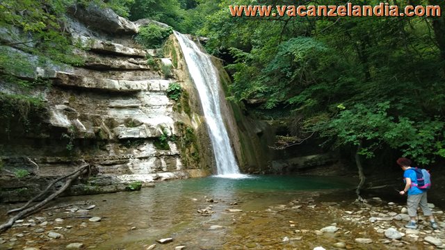 trekking acquacheta cascate lavane